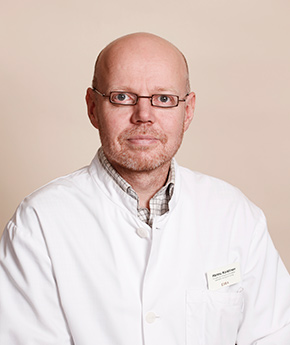 Urologian ja kirurgian erikoislääkäri Hannu Tapani Koistinen Eiran sairaalassa, erikoisosaaminen virtsaamisvaivat  ja eturauhasen laserkirurgia.